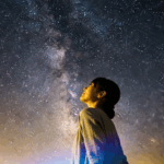 背中がゾワゾワする時のスピリチュアルな意味10選！前兆と対処法