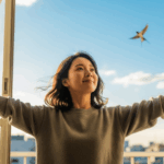 鳥が窓にぶつかるのは縁起が良い？悪い？スピリチュアルな意味を解説